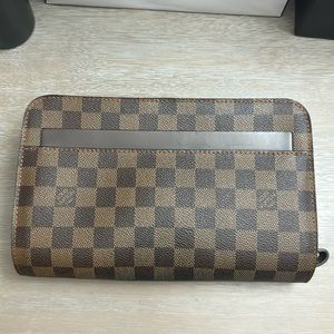 Louis Vuitton Clutch